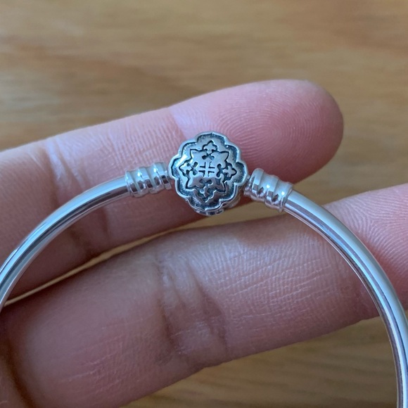 NWOT Moments Disney Aladdin Princess Jasmine Bangle Size 16 cm - Picture 10 of 13